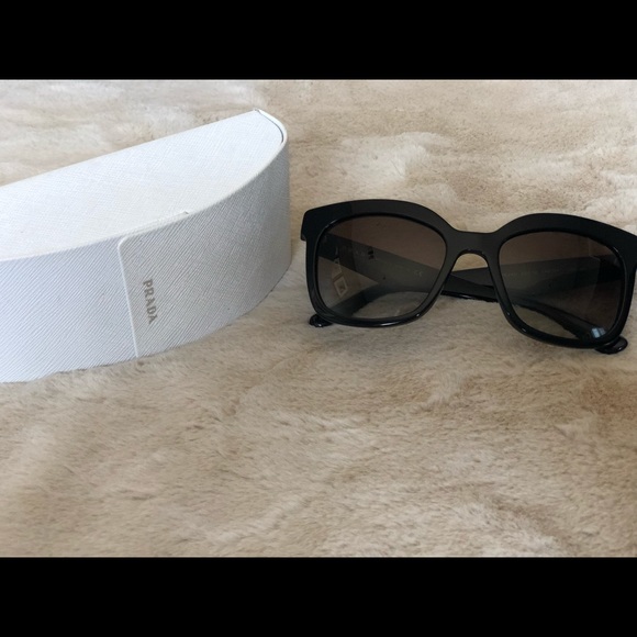 Authentic Prada sunglasses - Picture 2 of 7